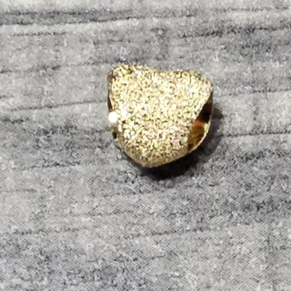 Authentic Pandora Textured Heart Mini Charm14k gold plating - Picture 2 of 3
